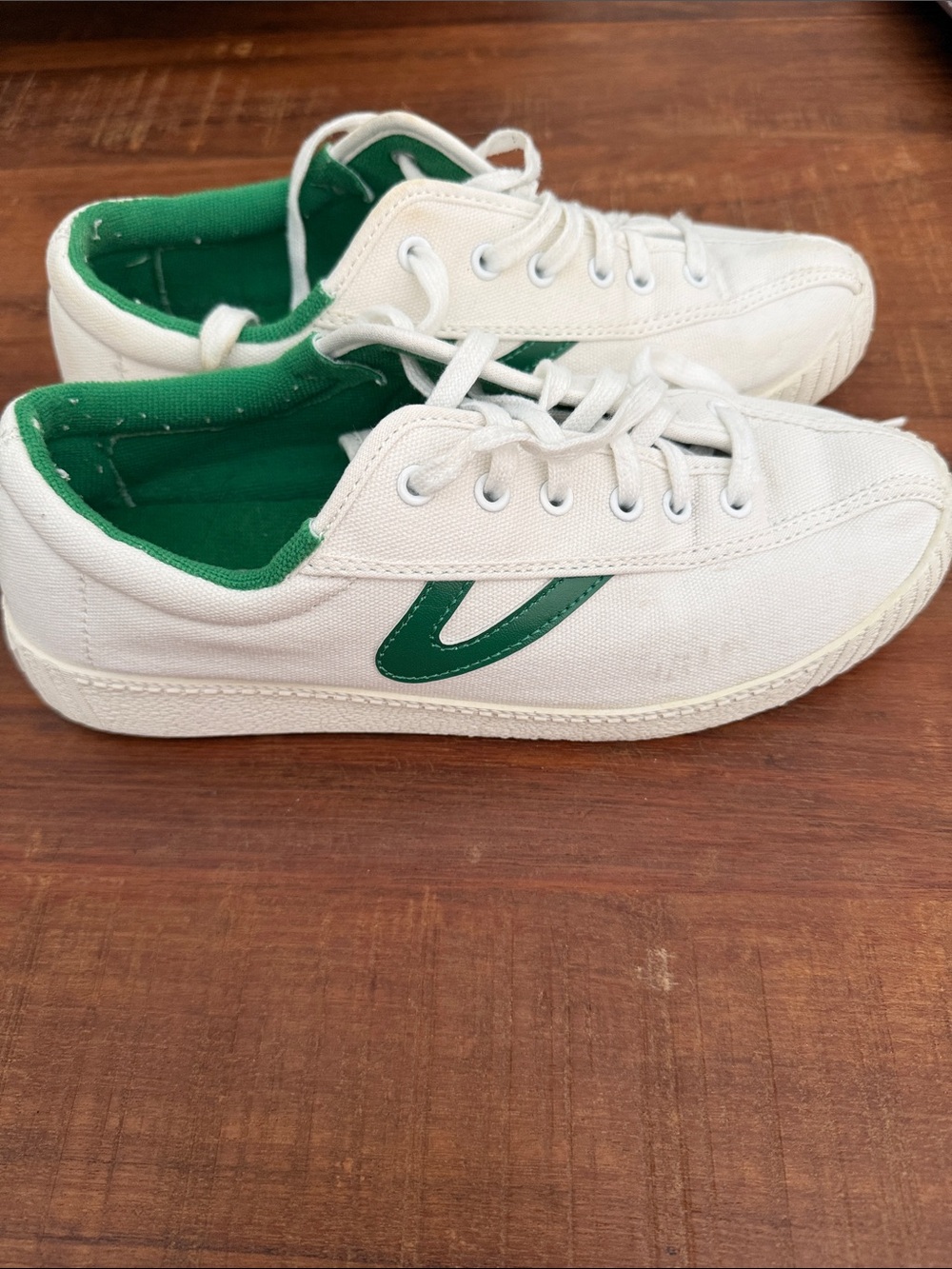Tretorn Classic White Canvas Sneakers with Green Accents.  Size W8.